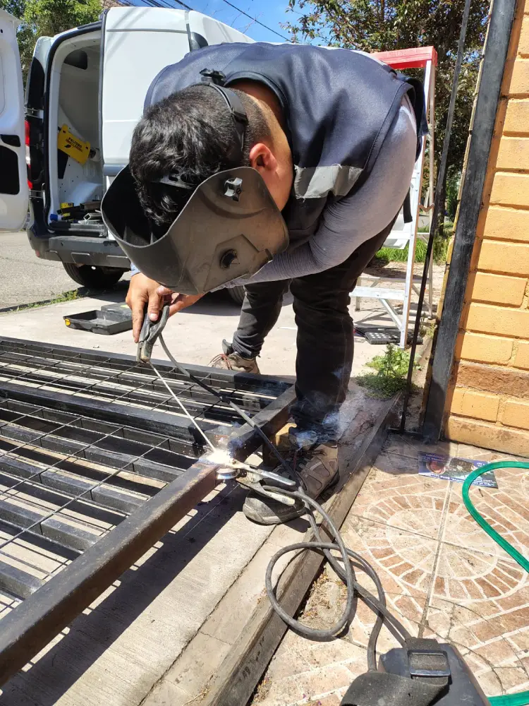 reparacion de portones - Chicureo